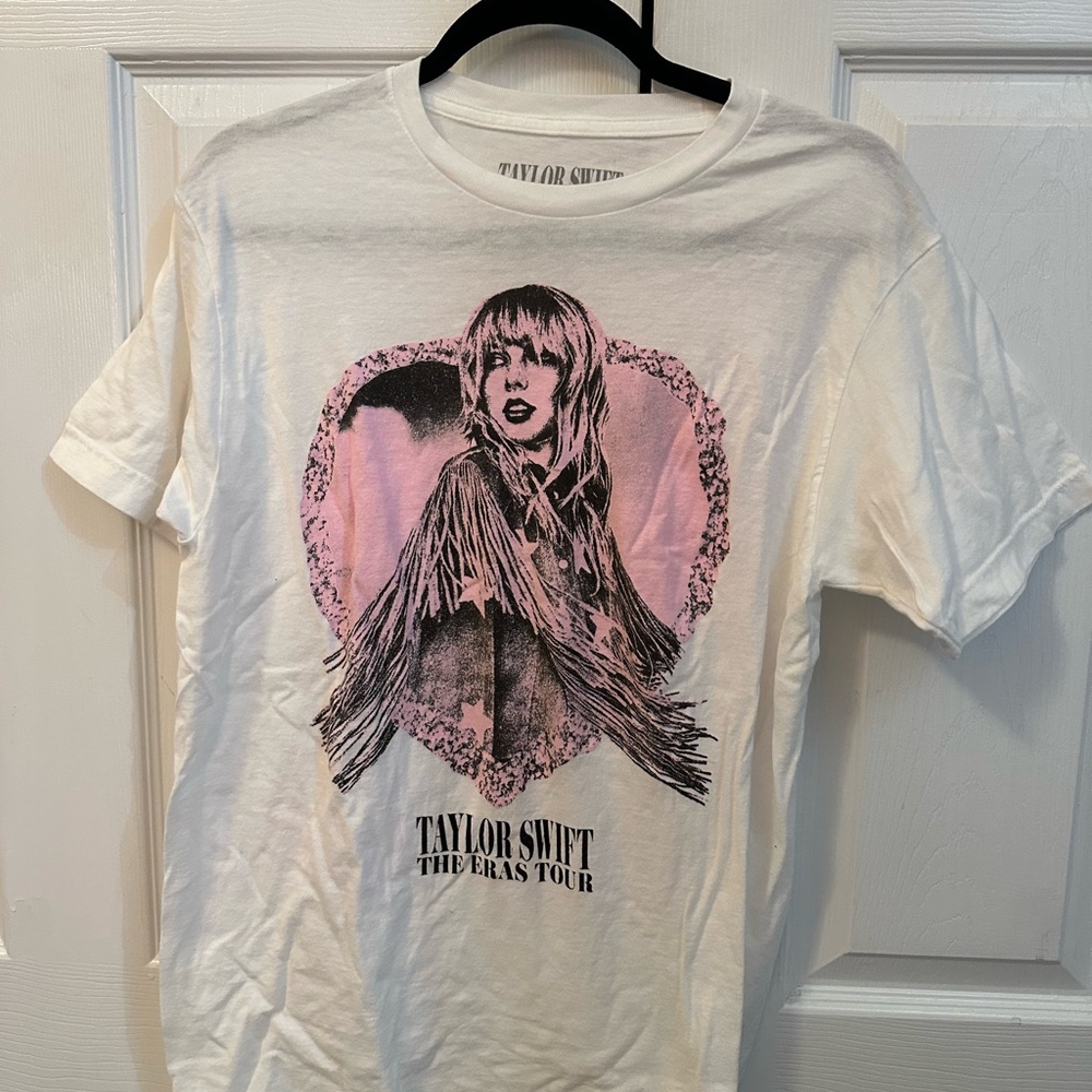 Taylor Swift The Eras Tour (Lover) Official Merch T-shirt NWOT
